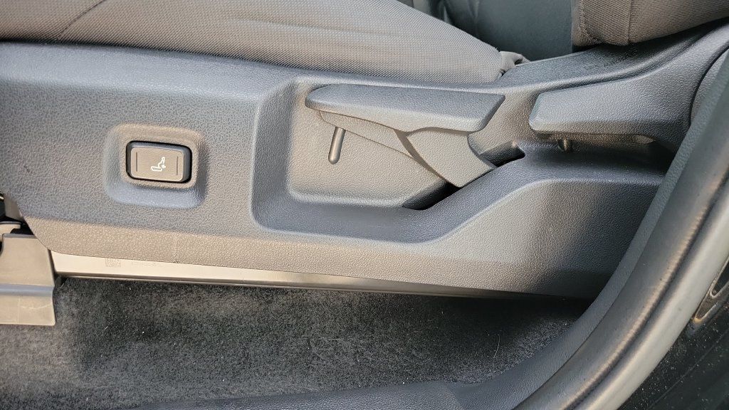 Used 2025 Toyota Tacoma SR w/ SR Upgrade Package RWD image 16