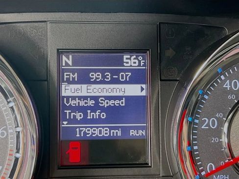 Used 2014 Chrysler Town & Country Touring w/ Driver Convenience Group image 13