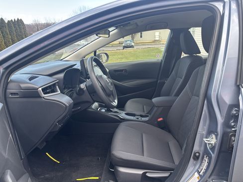 Used 2025 Toyota Corolla LE image 13