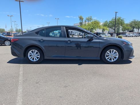 Used 2025 Toyota Camry LE FWD image 5