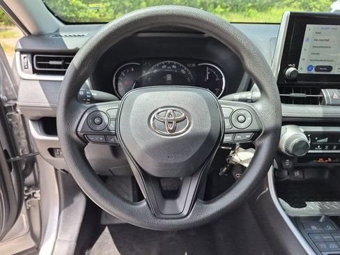 Used 2025 Toyota RAV4 LE AWD/4WD image 22