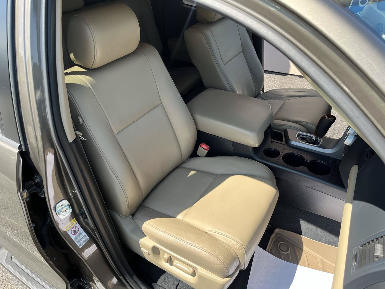 Used 2012 Toyota Tundra Limited AWD/4WD image 29