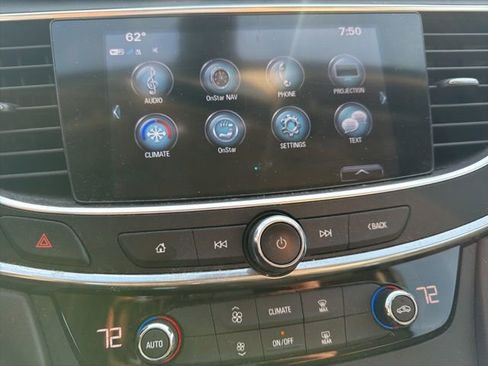 Used 2017 Buick LaCrosse Preferred image 13