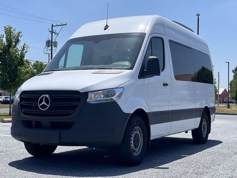 Used 2024 Mercedes-Benz Sprinter 2500 image 3