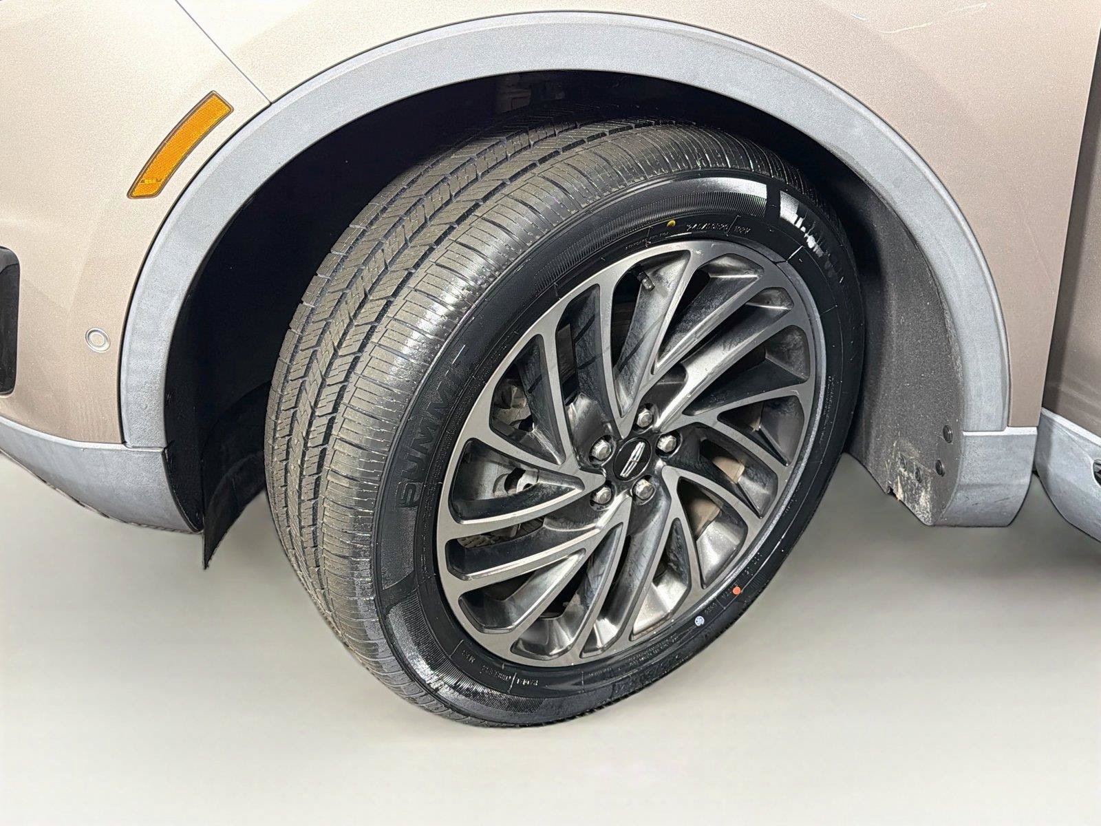 Used 2019 Lincoln Nautilus Reserve AWD/4WD image 38