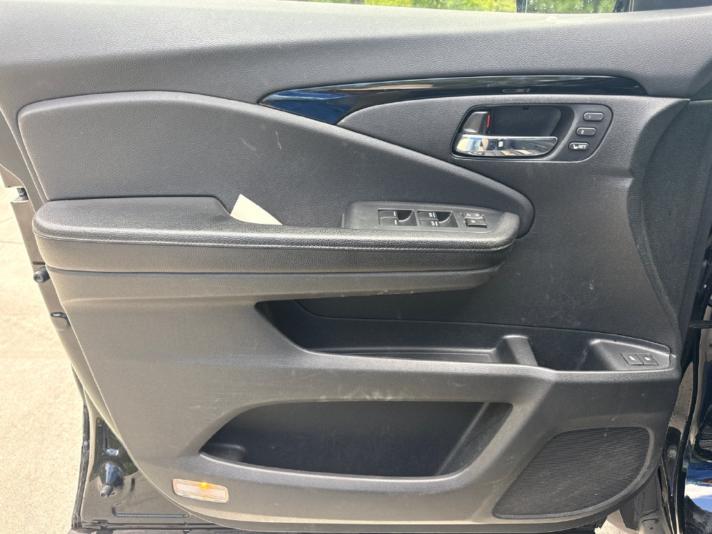 Used 2017 Honda Pilot Elite image 14