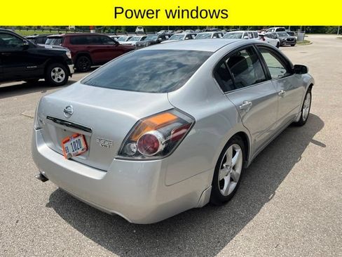 Used 2007 Nissan Altima 3.5 SE FWD image 3
