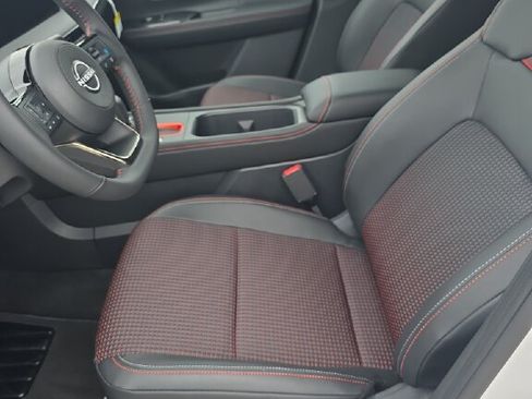 New 2026 Nissan Kicks SR FWD image 5