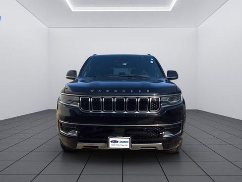 Used 2023 Jeep Wagoneer L Series III w/ Preferred Equipment Group image 1