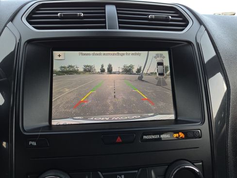 Used 2019 Ford Explorer XLT w/ Equipment Group 202A FWD image 29