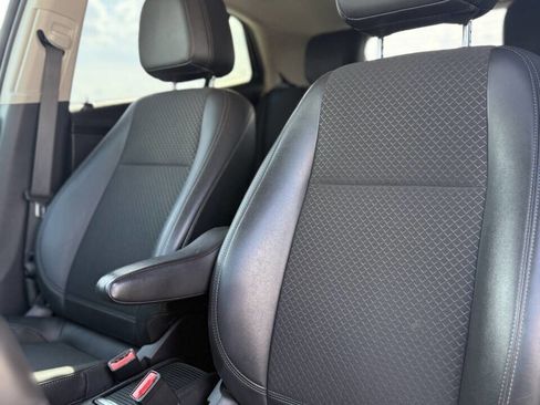 Used 2022 Buick Encore Preferred image 8