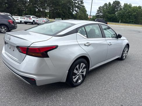 Used 2024 Nissan Altima 2.5 S FWD image 8