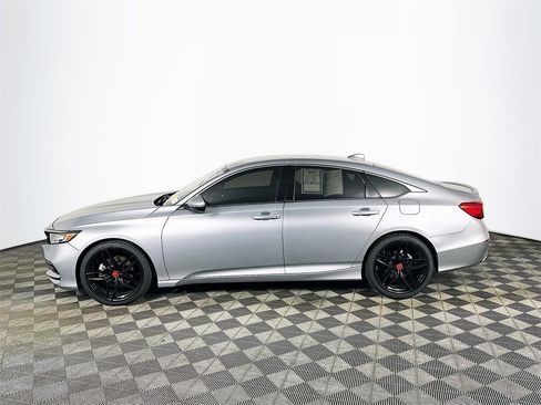 Used 2018 Honda Accord Sport image 4