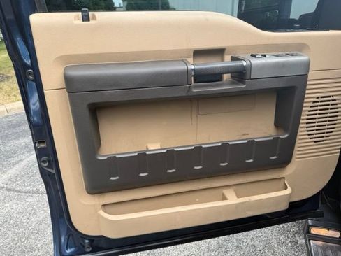 Used 2016 Ford F350 Lariat w/ Lariat Ultimate Package RWD image 12