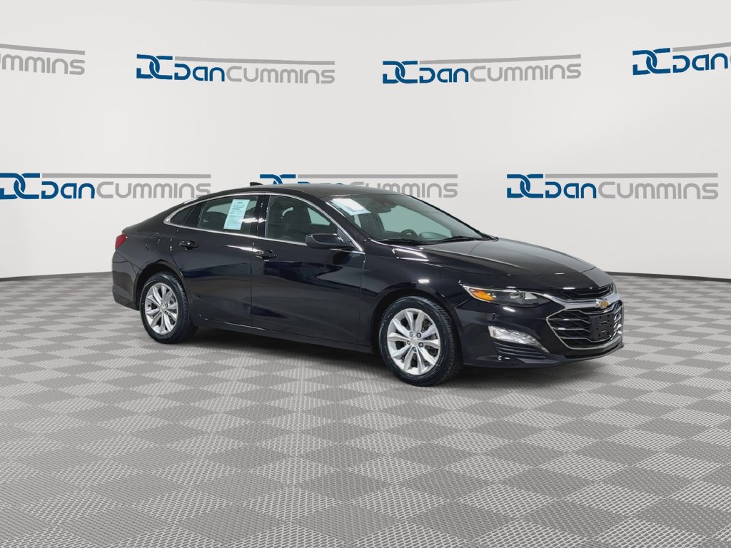Used 2025 Chevrolet Malibu LT FWD image 2