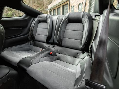 Used 2019 Ford Mustang Shelby GT350 w/ Technology Package image 28