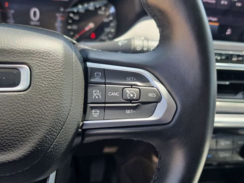 Used 2022 Jeep Compass Latitude w/ Sun and Sound Group AWD/4WD image 23