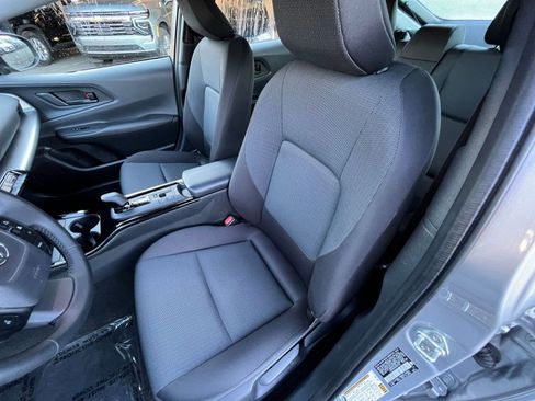 Used 2025 Toyota Prius LE image 36