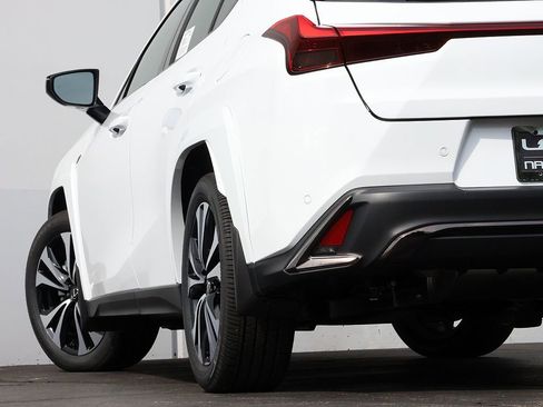 New 2026 Lexus UX 300h AWD image 8