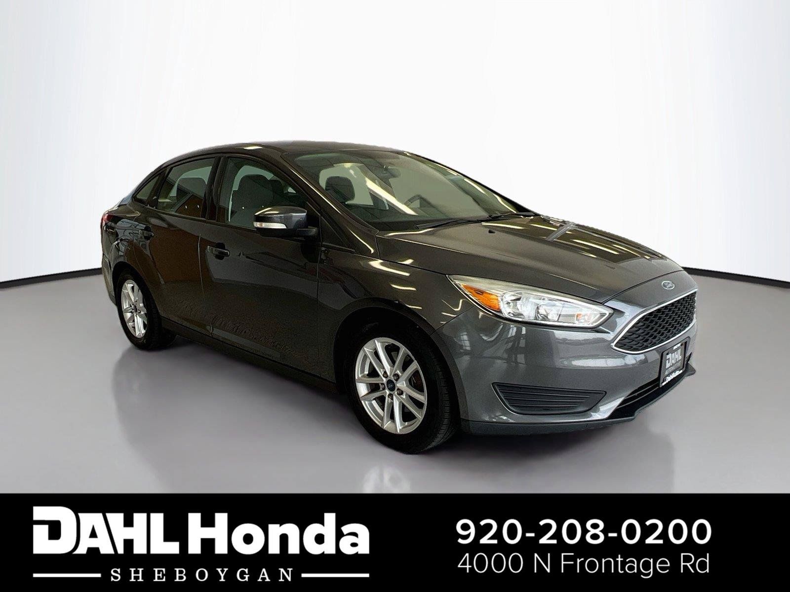 Used 2016 Ford Focus SE FWD image 1
