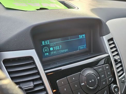 Used 2014 Chevrolet Cruze LS image 24