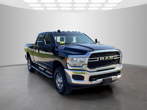 Used 2024 RAM 2500 Tradesman w/ Chrome Appearance Group image 3