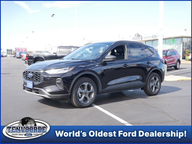 Certified 2025 Ford Escape ST-Line AWD/4WD image 1