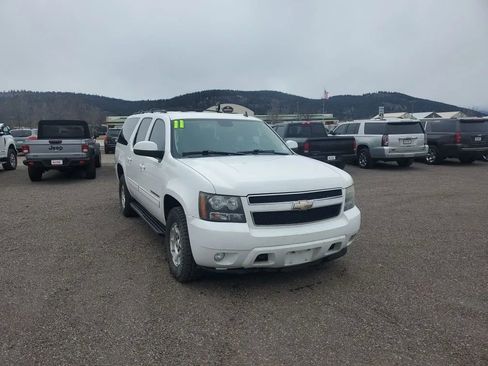 Used 2011 Chevrolet Suburban LT image 4