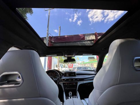 Used 2018 BMW X5 M AWD/4WD image 16
