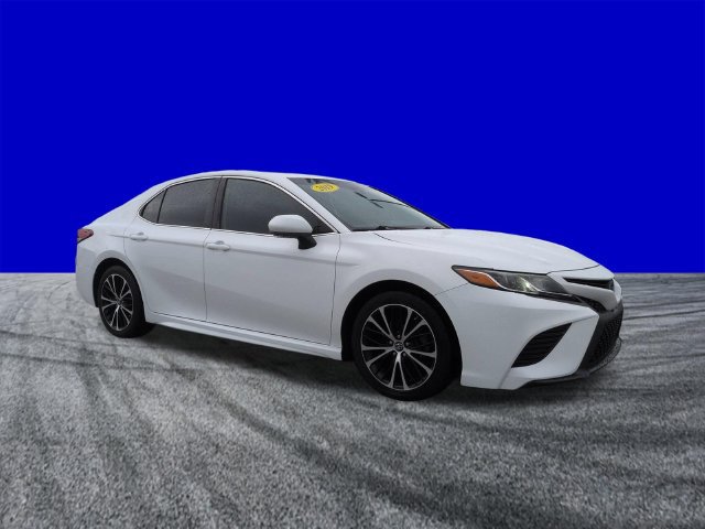 Used 2019 Toyota Camry SE FWD image 2