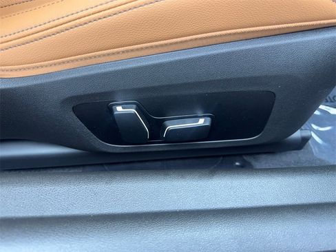 Used 2025 BMW 230i Coupe w/ M Sport Package image 43