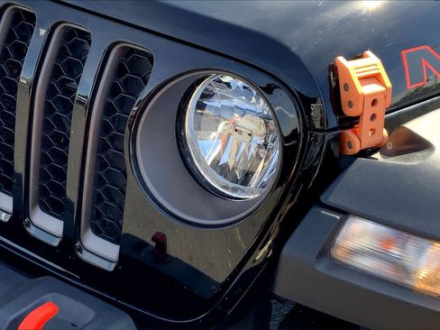 Used 2023 Jeep Gladiator Mojave w/ Trailer Tow Package AWD/4WD image 28