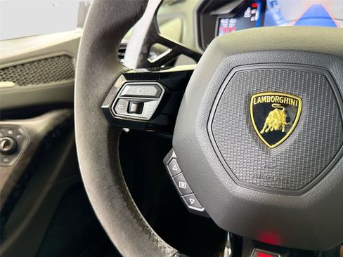 Used 2022 Lamborghini Huracan EVO RWD image 25