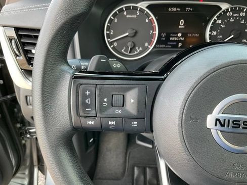 Used 2021 Nissan Rogue SV FWD image 11