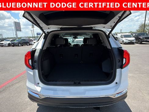 Used 2024 GMC Terrain SLT FWD image 28