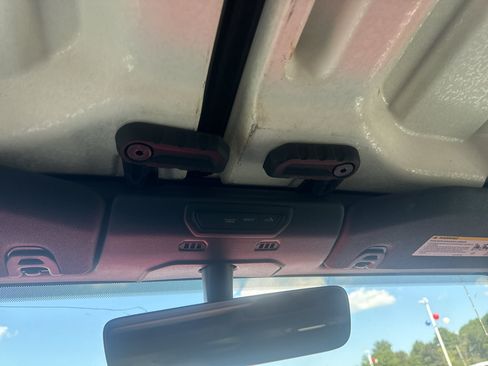 Used 2021 Jeep Gladiator Overland w/ Popular Equipment Package AWD/4WD image 19