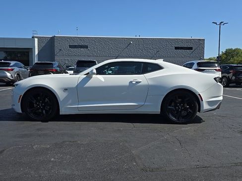 Used 2021 Chevrolet Camaro LT w/ RS Package image 4