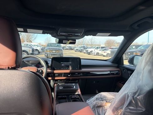 New 2026 Lincoln Aviator Reserve w/ Jet Appearance Package image 32