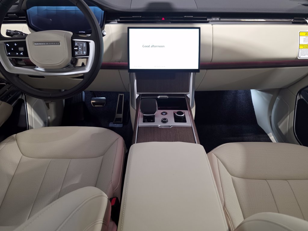 New 2027 Land Rover Range Rover Long Wheelbase SE AWD/4WD image 16