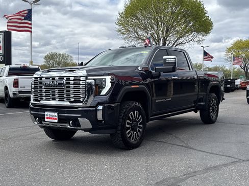 Used 2024 GMC Sierra 2500 Denali w/ Denali Reserve Package AWD/4WD image 3