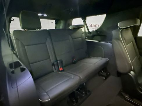 New 2026 Chevrolet Suburban Premier image 30