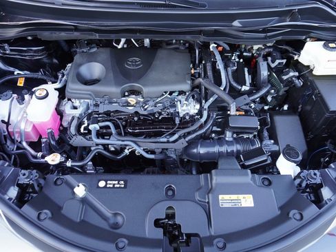 Used 2025 Toyota Sienna XLE image 23