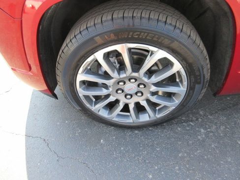 Certified 2021 GMC Acadia Denali w/ Denali Ultimate Package AWD/4WD image 14