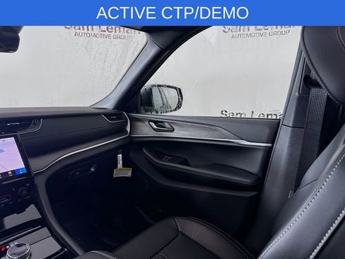 New 2025 Jeep Grand Cherokee Limited AWD/4WD image 24