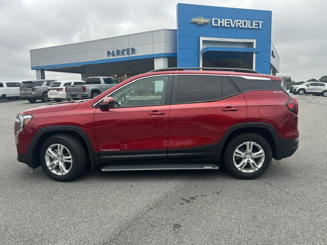 Used 2022 GMC Terrain SLE w/ Driver Convenience Package FWD image 1