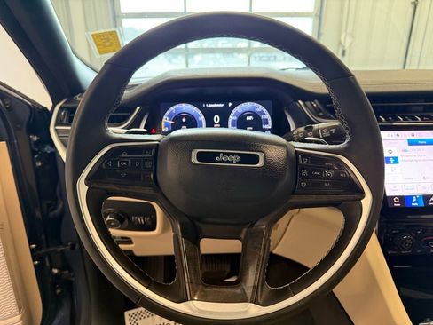 Used 2024 Jeep Grand Cherokee Limited w/ Luxury Tech Group II image 27