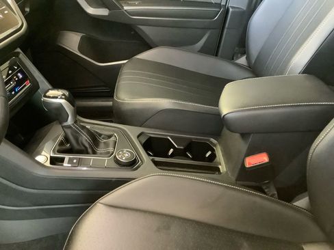Used 2022 Volkswagen Tiguan SE image 23