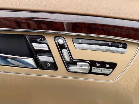Used 2013 Mercedes-Benz S 550 image 21