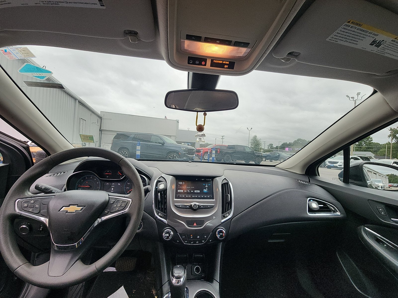 Used 2017 Chevrolet Cruze LT w/ Convenience Package FWD image 17