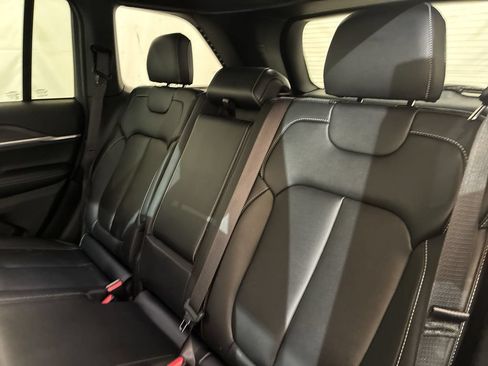 Used 2024 Jeep Grand Cherokee Limited AWD/4WD image 11